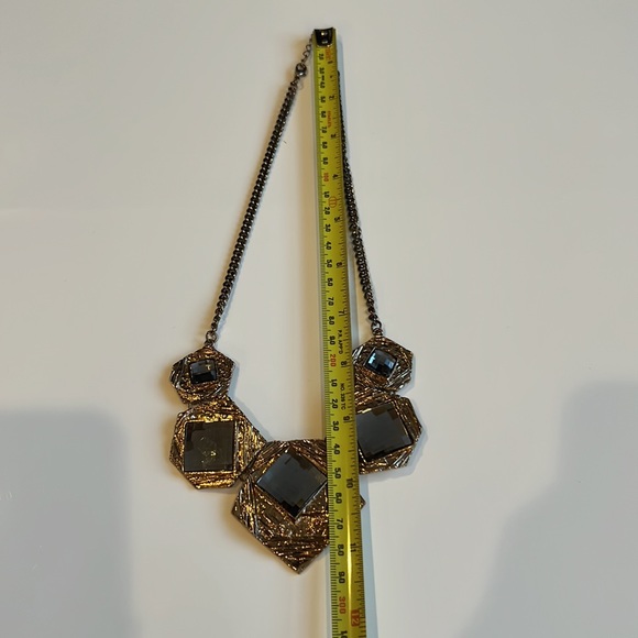 Statement necklace chunky design with sparkly square beads - Picture 6 of 6